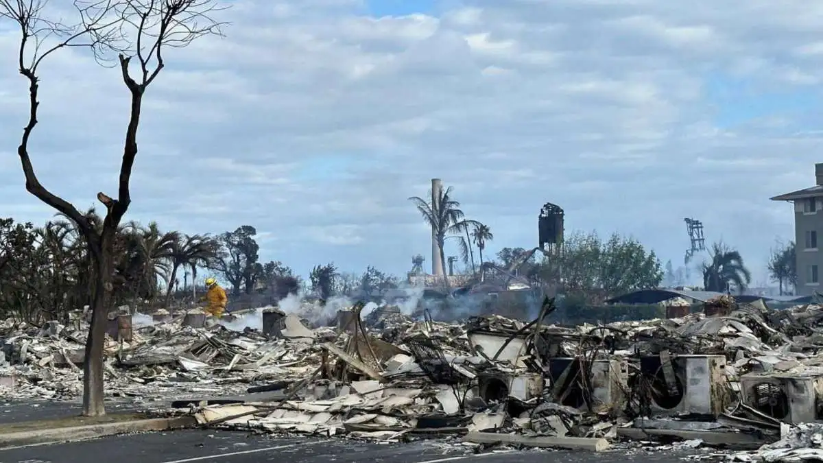 Suman 93 muertos los incendios en Hawái