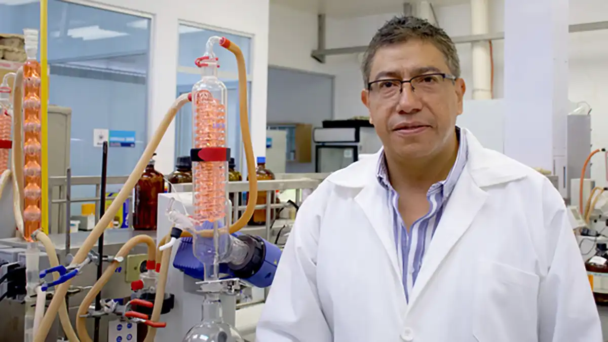 Investigador de la BUAP sintetiza compuestos químicos con actividad farmacológica