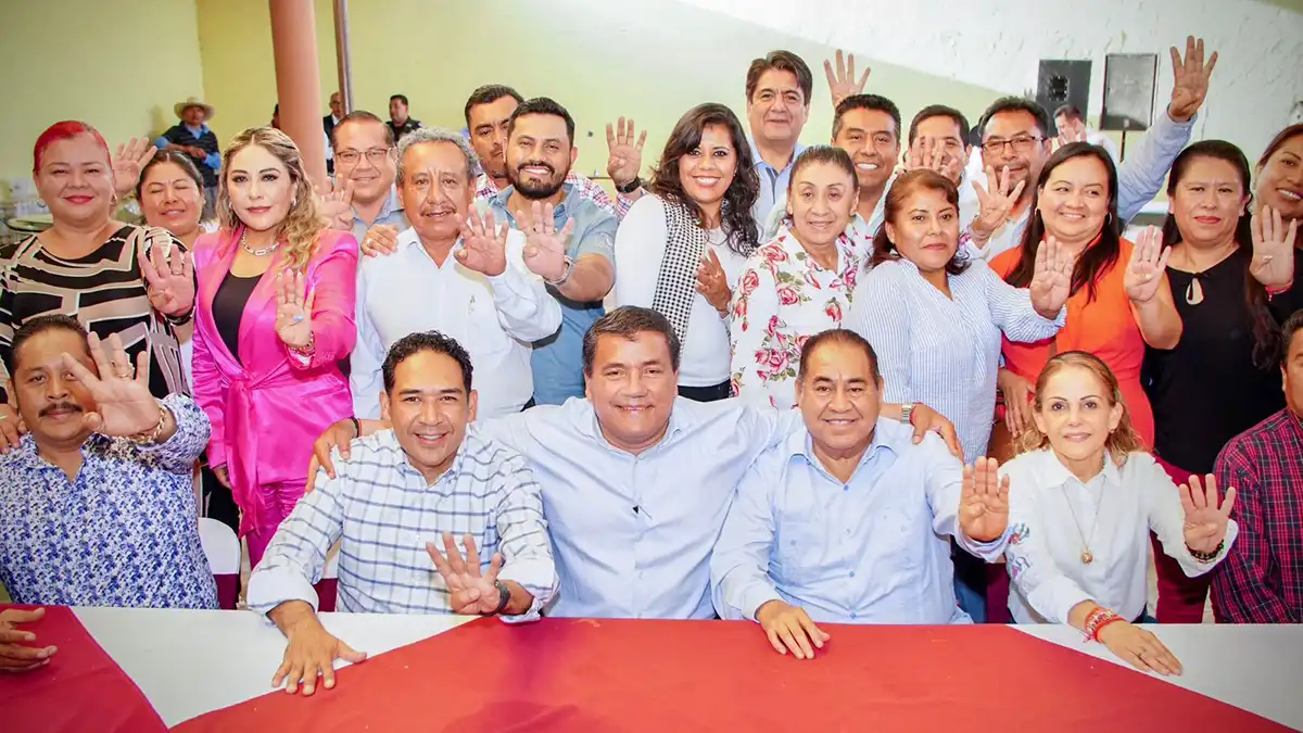 Julio Huerta se reunió con liderazgos de la zona de Tepeaca