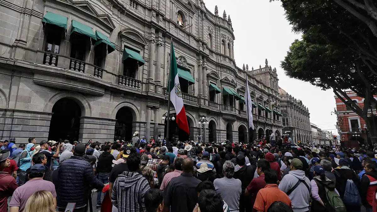 Ayuntamiento de Puebla y locatarios de Central de Abasto pactan tregua