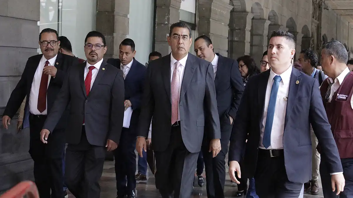 Gobernador de Puebla a alcaldes: "Que no nos distraiga el futuro"