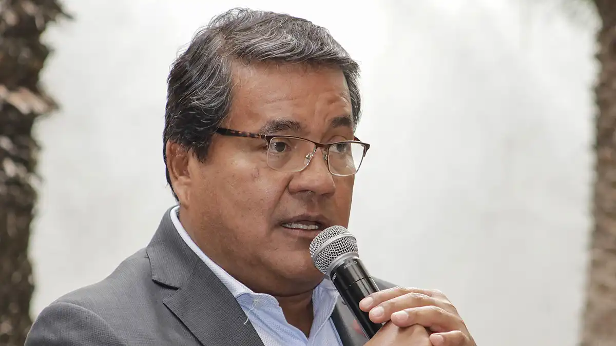 Julio Huerta truena contra INE por pedir 5 candidatas a las gubernaturas
