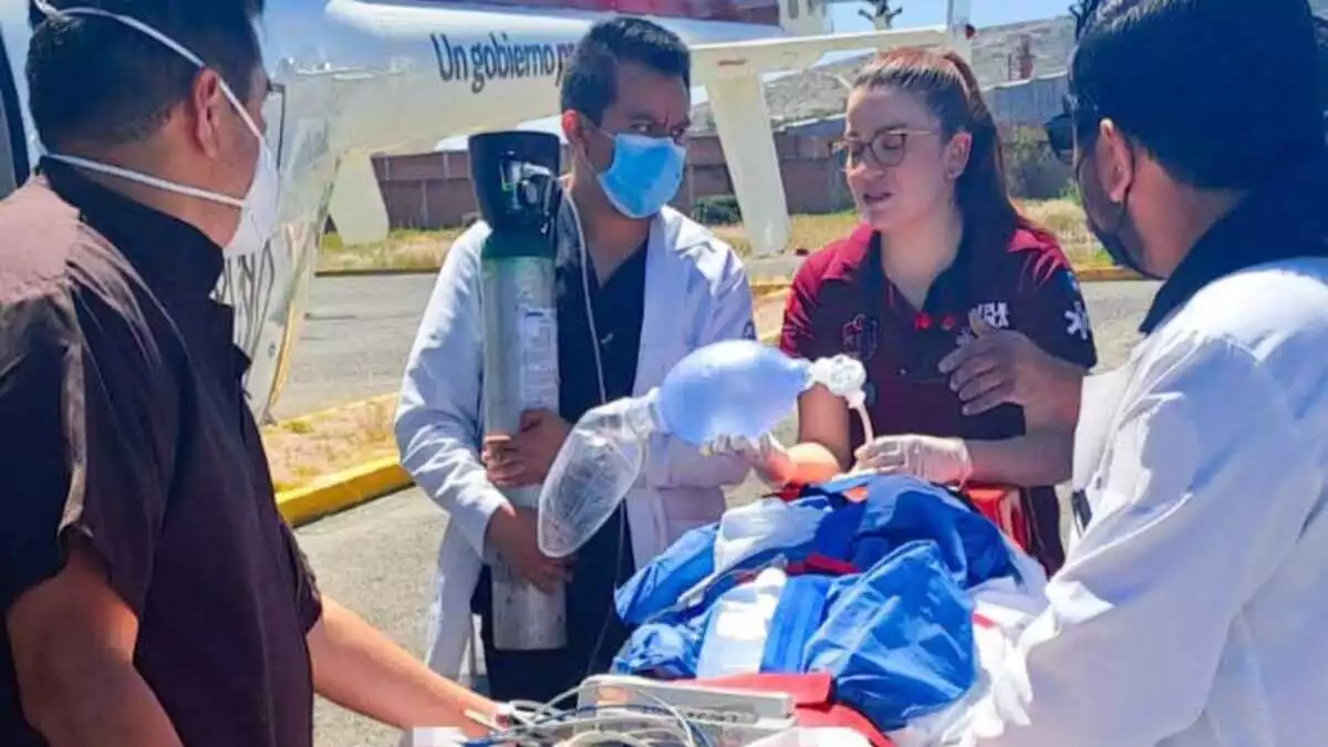 Atiende SSA Puebla a 33 lesionados por accidente de camión con migrantes