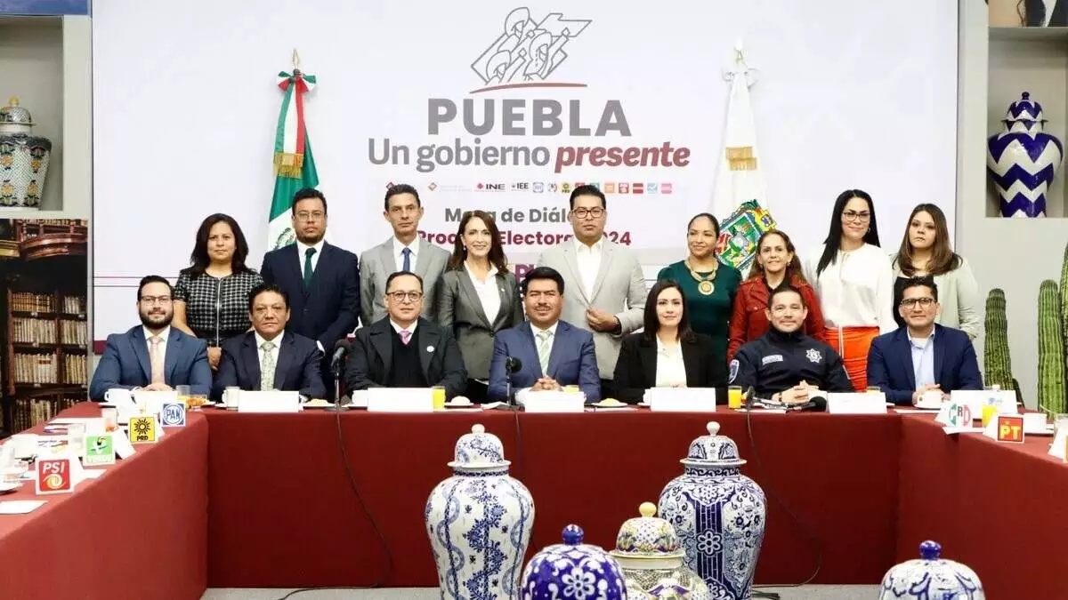 Realizan mesa de dialogo para definir seguridad en proceso electoral en Puebla