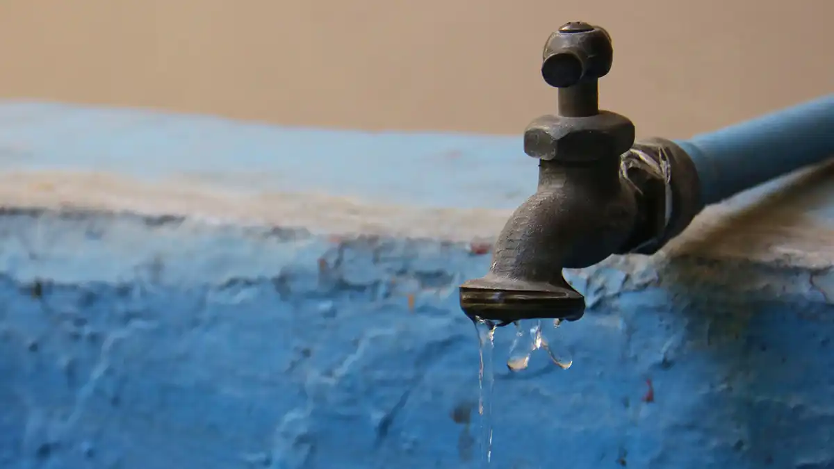 Diputados de Morena dejan sin subsidios para agua potable a Puebla