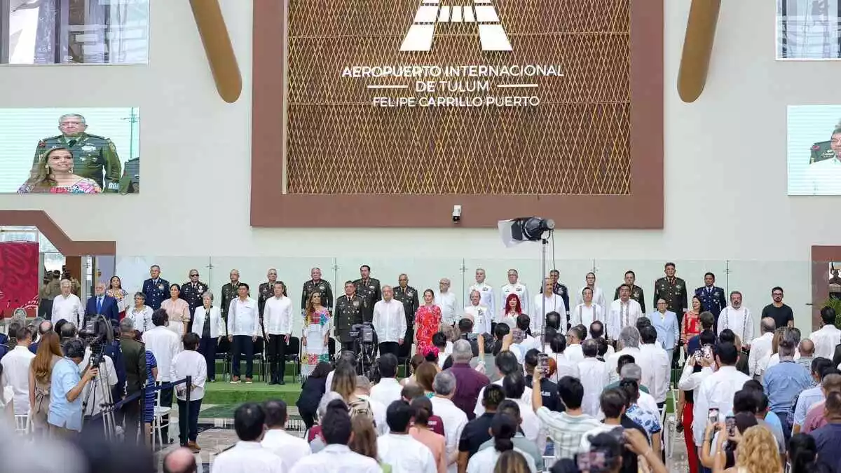 Acompaña Céspedes Peregrina a AMLO en inauguración del Aeropuerto Felipe Carrillo en Quintana Roo