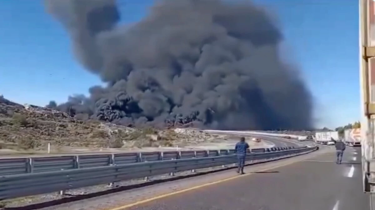 Explota pipa con combustible en la autopista Acatzingo-Ciudad Mendoza