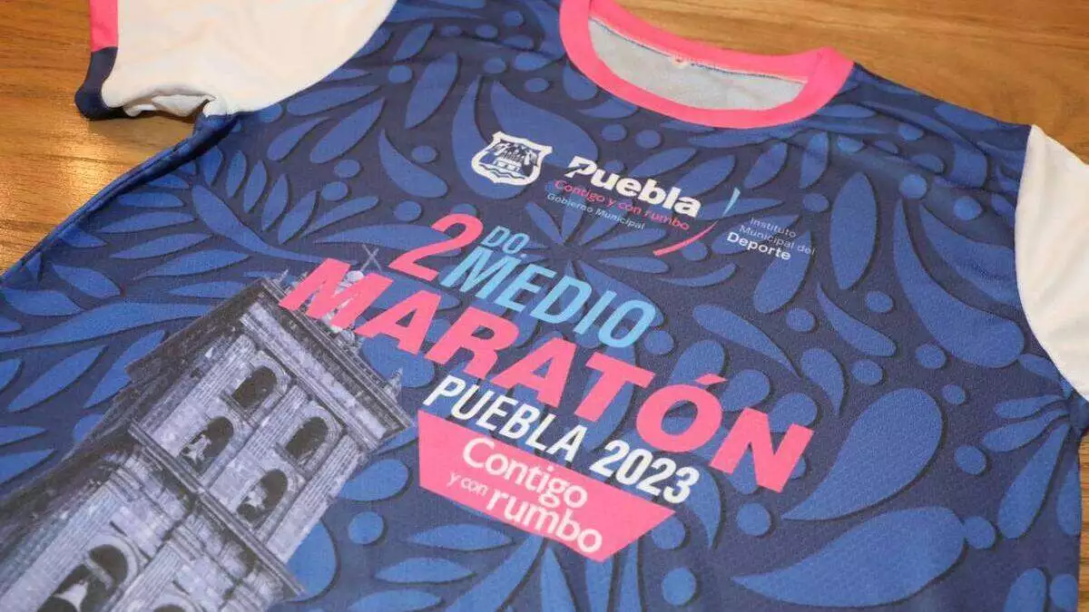 Conoce la playera y medalla del Medio Maratón Puebla 2023