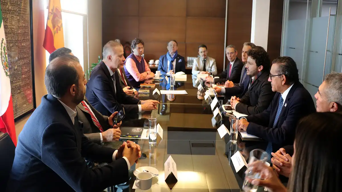 Presentan la estrategia "Invest in Puebla" a embajador de México en España