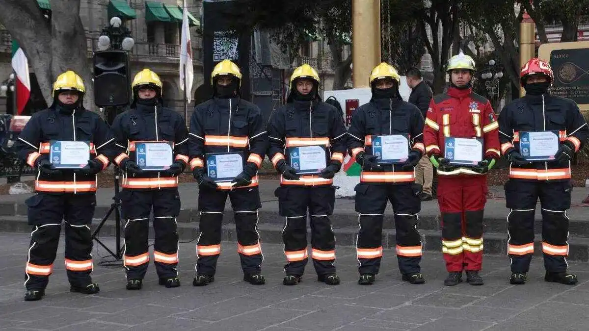 Reconocen a personal de Protección Civil de Puebla capital