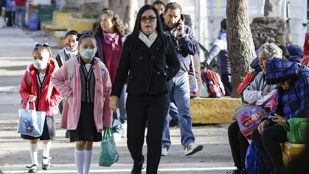 ¿Cuándo termina horario de invierno en escuelas de Puebla?