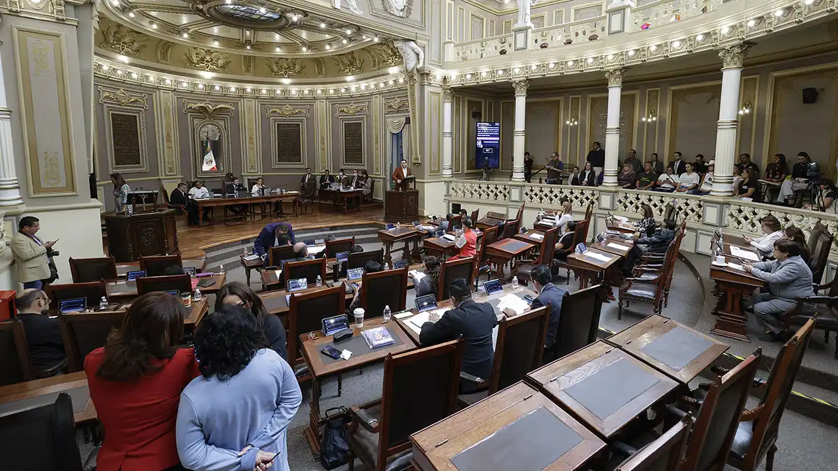 Once diputados locales de Puebla piden licencia para ser candidatos