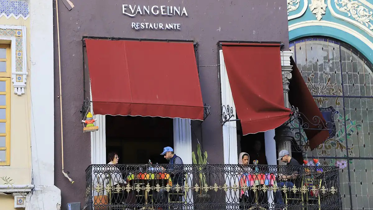 Empleo en restaurantes y hoteles de Puebla repuntó al cierre de 2023