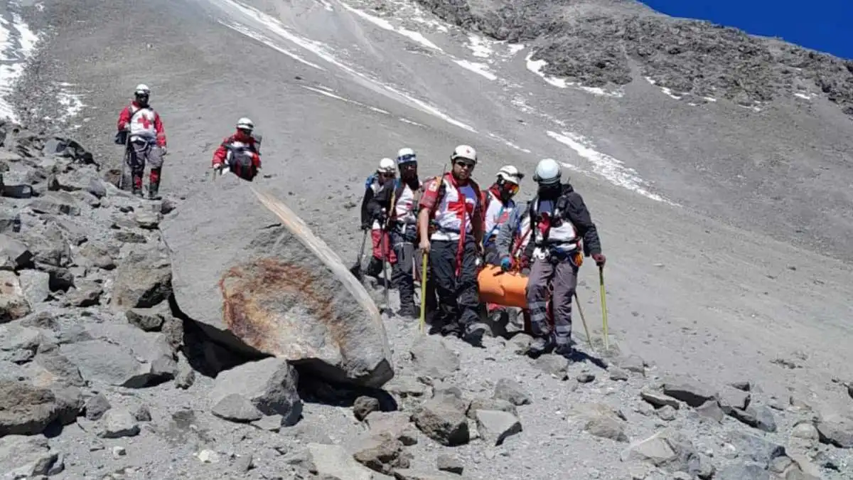 Muere mujer alpinista tras extravío en el Pico de Orizaba