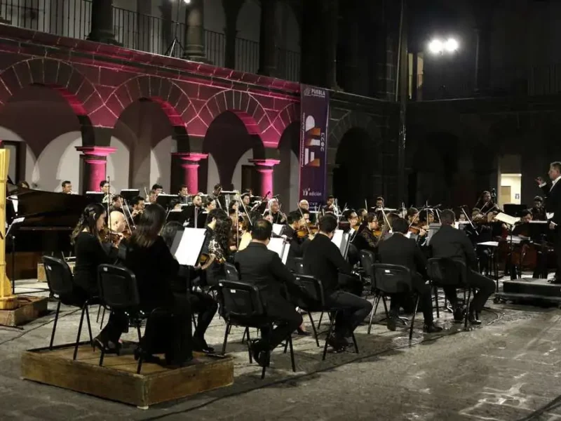 Concertista de Bellas Artes y director internacional, en presentación de la Sinfónica de Puebla