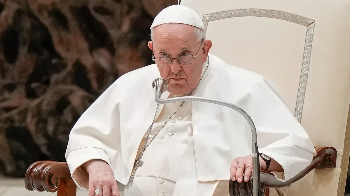 Papa Francisco ingresa al hospital por cuadro de gripe