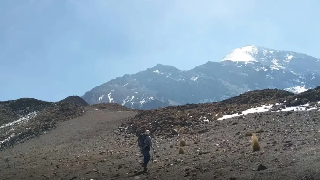 Tras ocho días de búsqueda, aún no ubican a alpinista perdido en el Pico de Orizaba