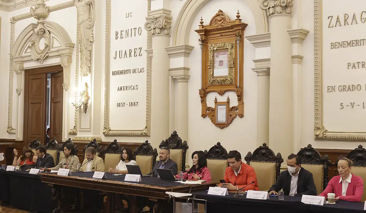 Para ir a campaña, ocho funcionarios y regidores dejan el ayuntamiento de Puebla
