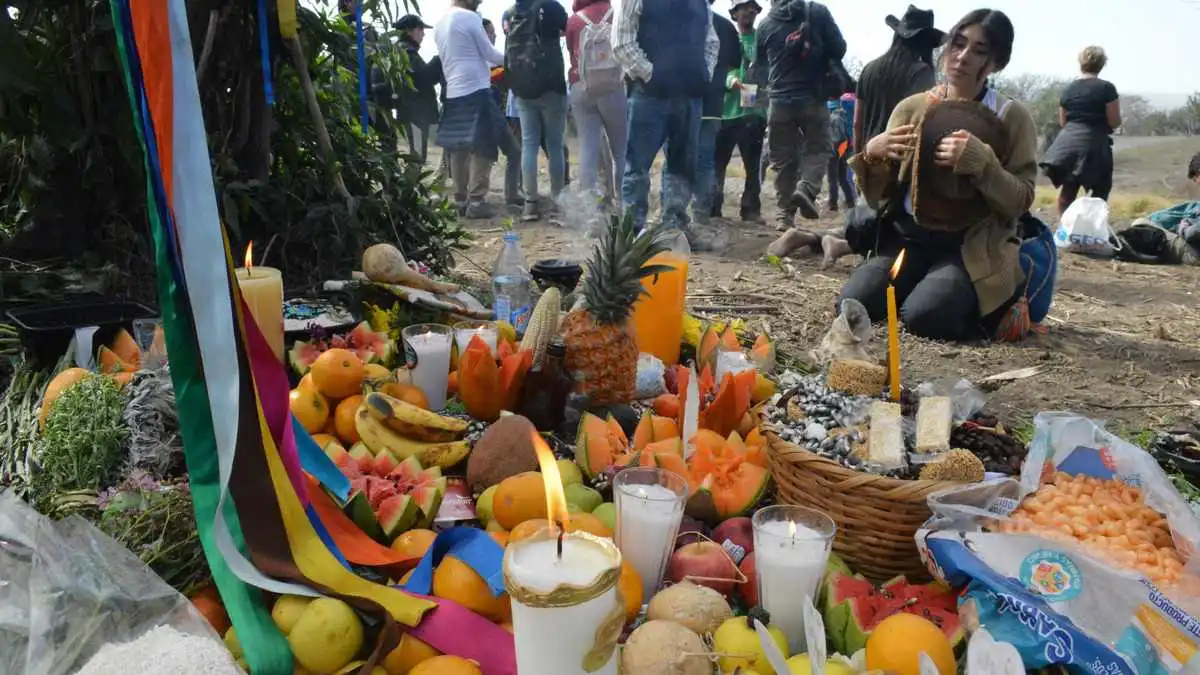 Colocan ofrenda al Popocatépetl por su cumpleaños en Xalitzintla