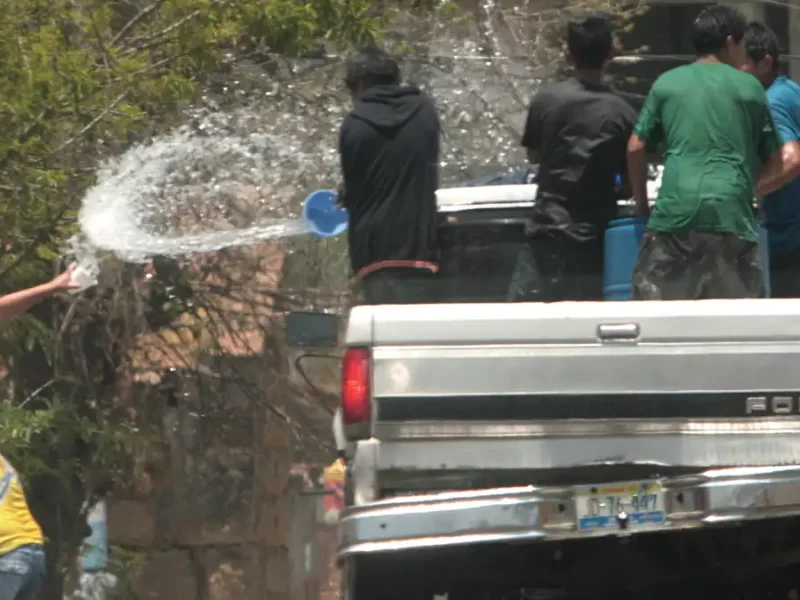 Habrá arrestos o multas por desperdiciar agua en Sábado de Gloria