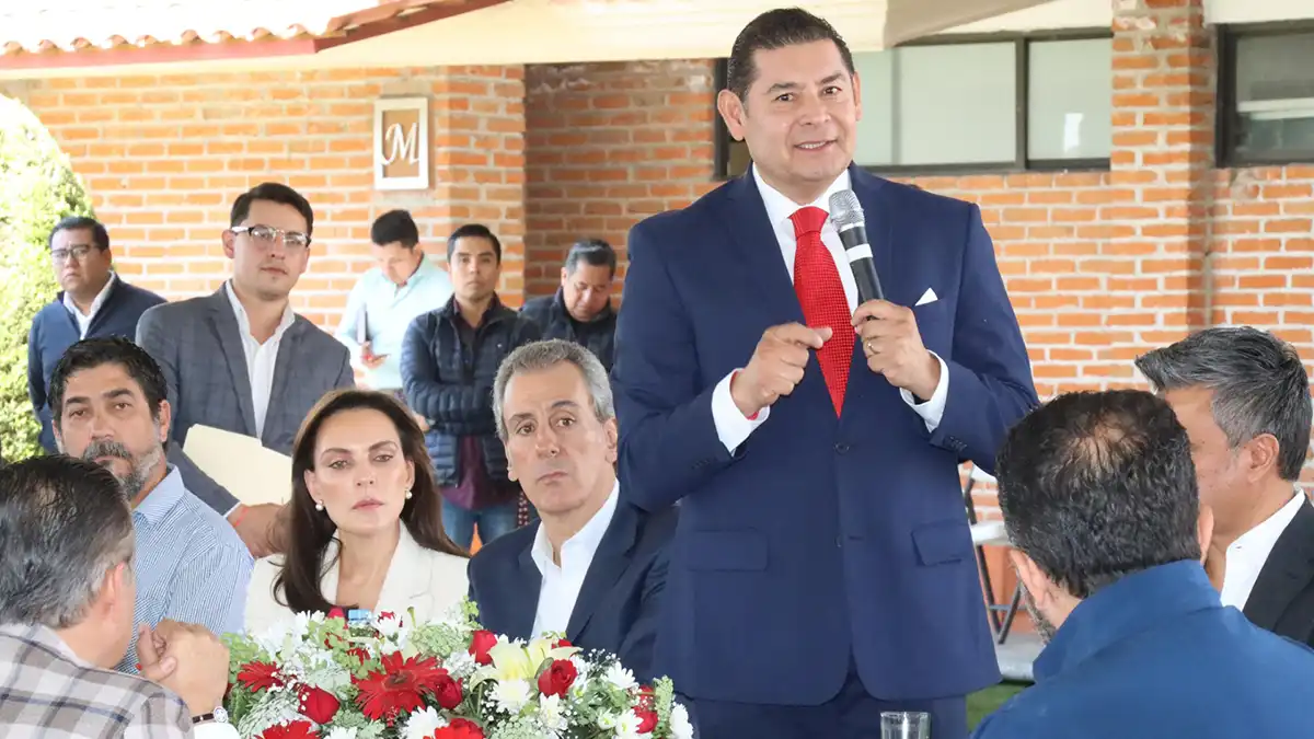 Trabajo de la mano con los empresarios para el desarrollo de Puebla: Alejandro Armenta