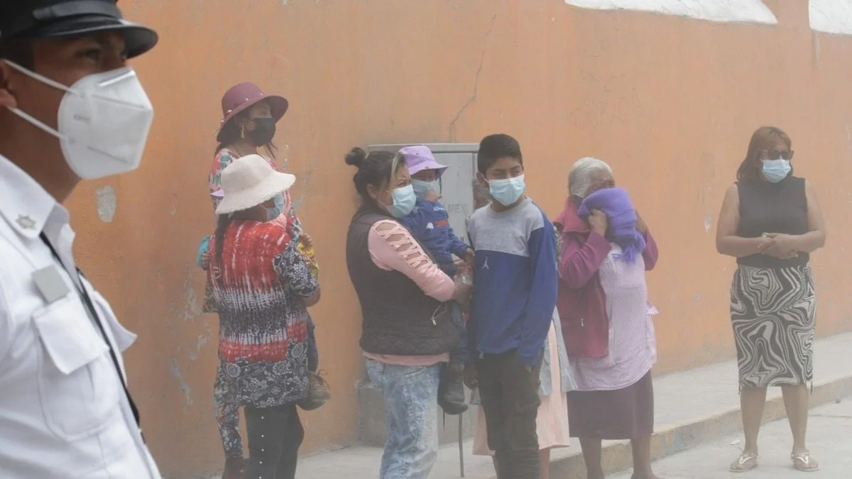 Suben a 54 los casos de rinitis por ceniza volcánica en Puebla