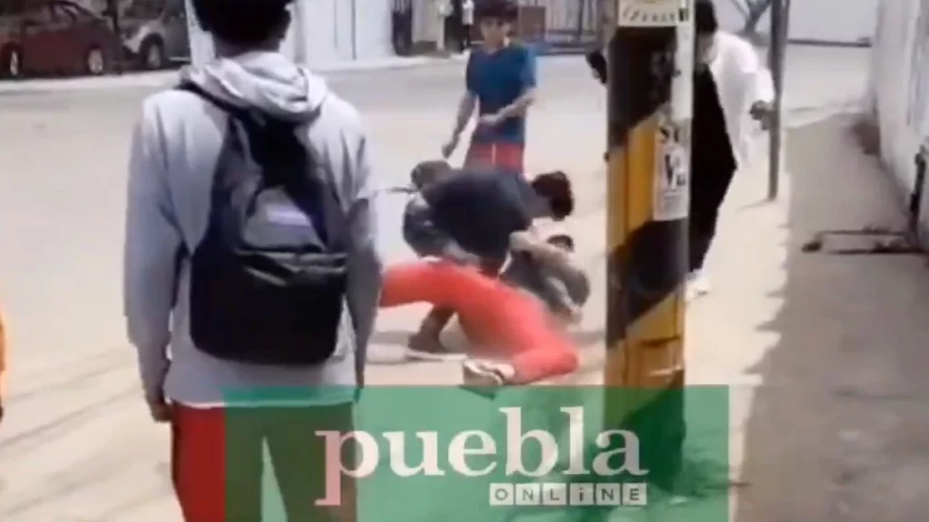 Bullying en Puebla: Alumno del bachillerato La Fragua pateó a un compañero