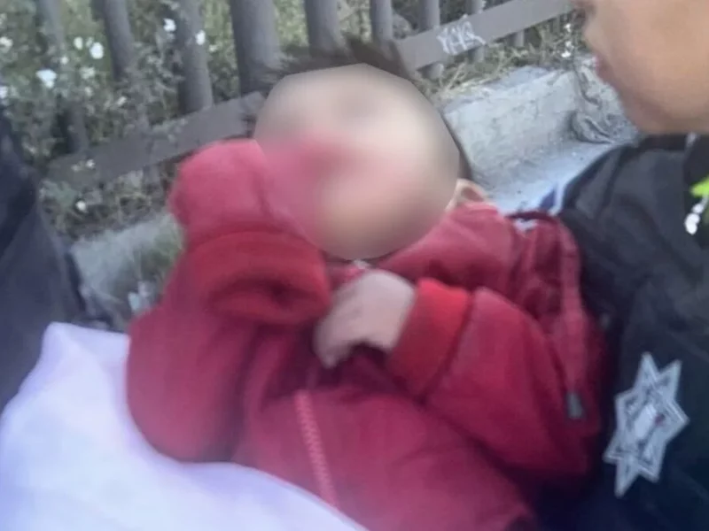 Abandonan a niño golpeado dentro de una maleta en Puebla