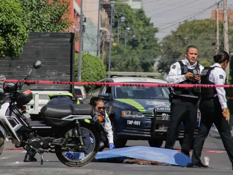 Muere motociclista atropellado al ignorar semáforo en El Carmen