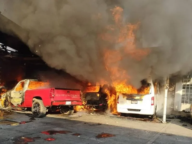 Se incendia fábrica de quesos en Santa Ana Xalmimilulco