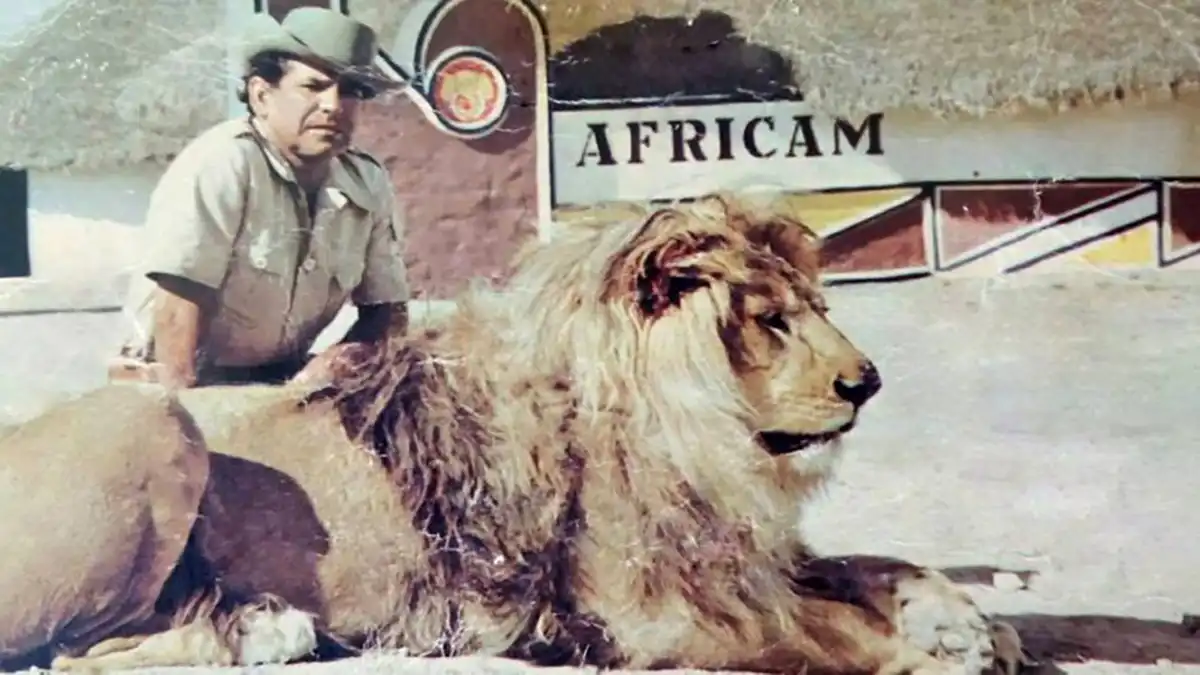 ¿Quién fue el fundador de Africam Safari?