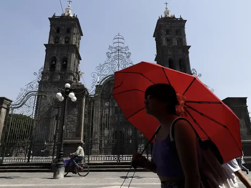 Van 19 casos de golpe de calor en Puebla capital