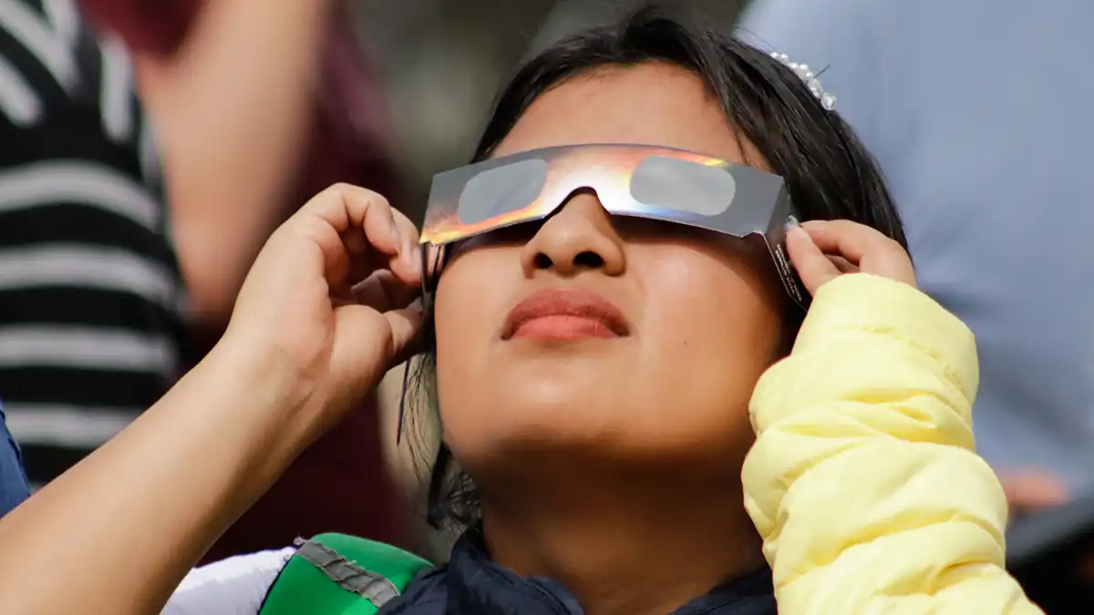 6 recomendaciones para ver el eclipse de manera segura desde Puebla