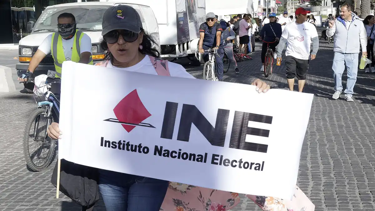 INE multa a seis candidatos independientes en Puebla