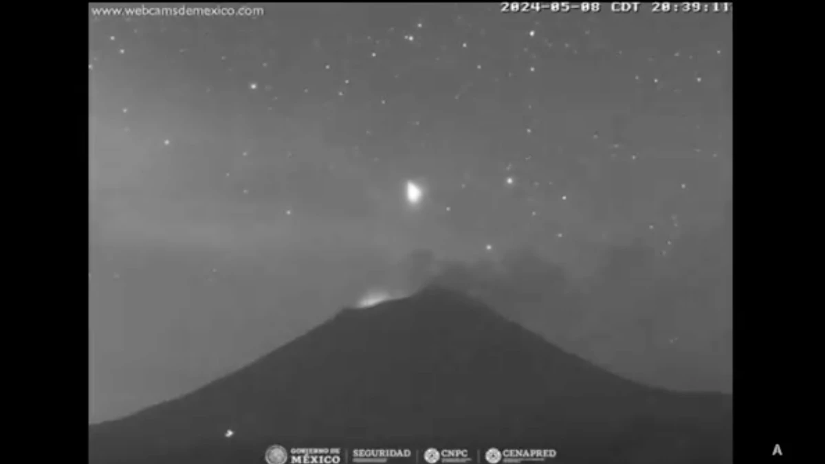 Nuevamente objeto luminoso asciende desde el volcán Popocatépetl