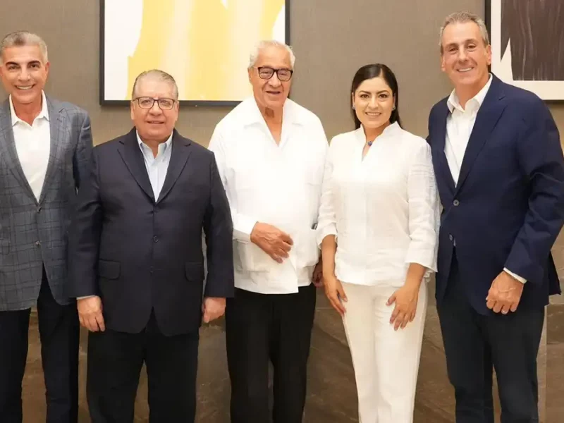 Pepe Chedraui se reúne con cuatro ex alcaldes de Puebla