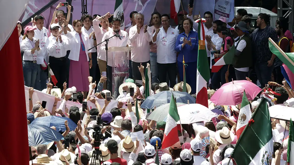 Morena pide al INE fiscalizar marcha de la “Marea Rosa” en Puebla
