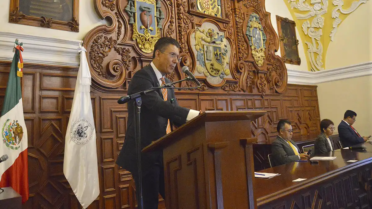 Rafael Cañedo expone su plan de gobierno ante el Consejo Universitario de la BUAP