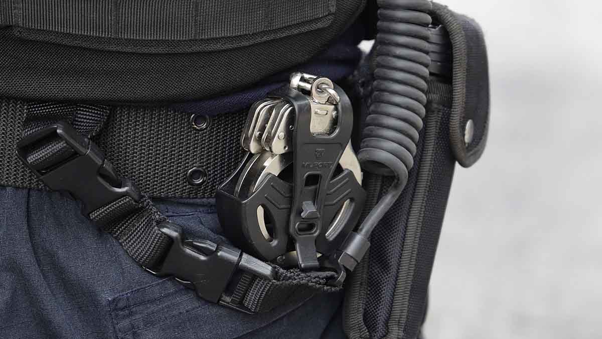 Cuatro policías detenidos por robo y extorsión aprobaron exámenes de confianza: SSC