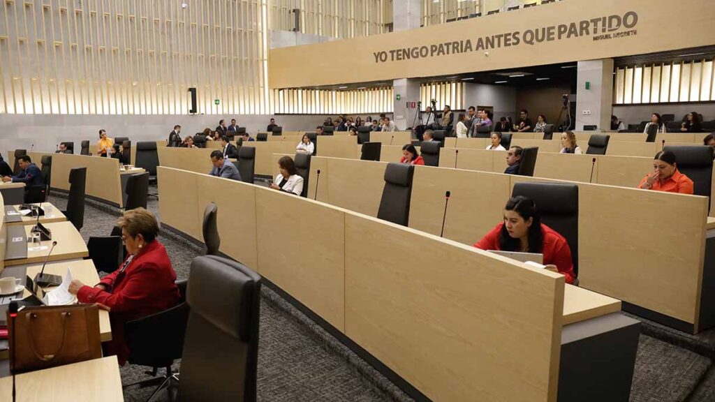 Congreso de Puebla designa concejos municipales en Ahuazotepec y Cuautempan