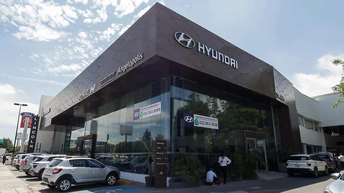 Ladrones saquearon agencia Hyundai Angelópolis