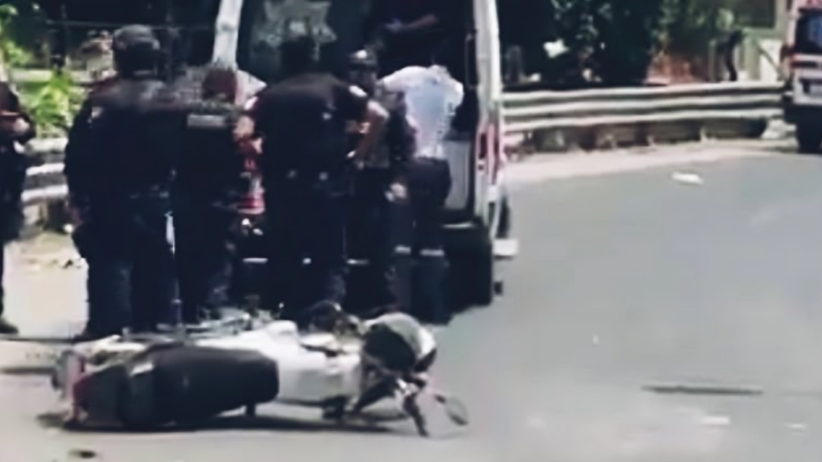 Huyeron de un ataque en un bar de la zona, pero el conductor de la moto iba herido y cayeron