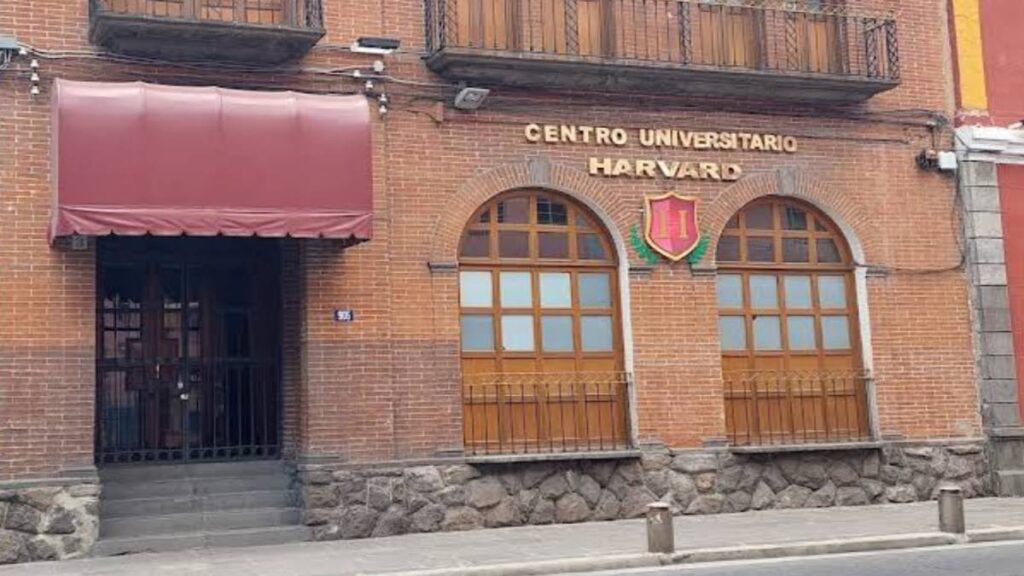 Clausuran Centro Universitario Harvard; ofrecía carreras sin validez oficial