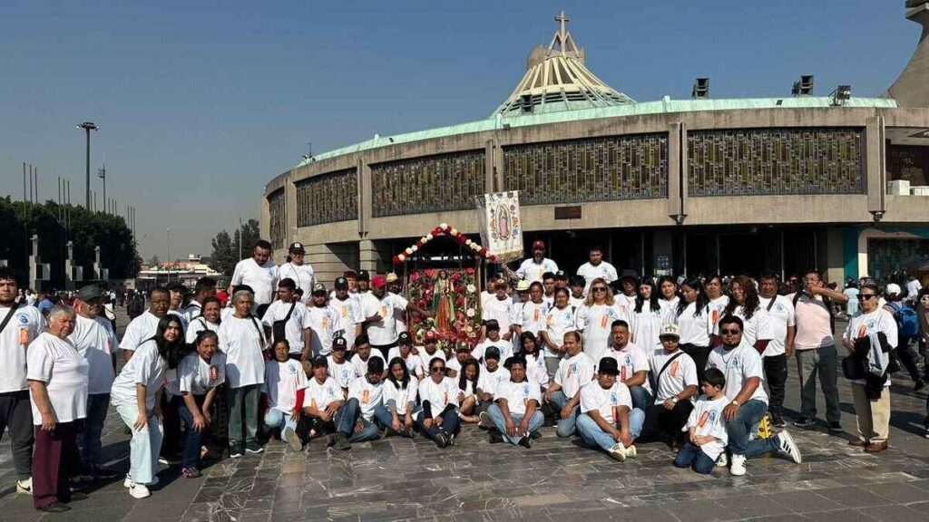Arzobispo de Puebla encabeza procesión anual a la Basílica de Guadalupe