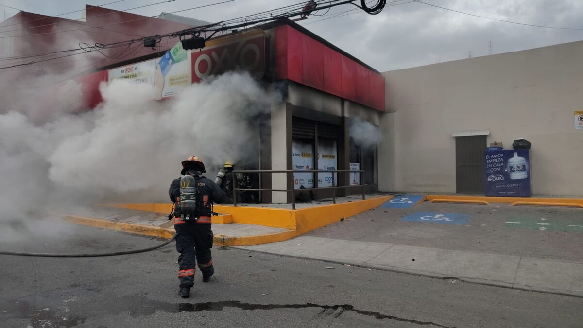 Reacción del CJNG llega a Puebla, incendian tráilers y Oxxos