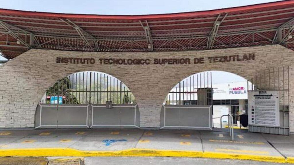 Estudiantes tomaron instalaciones del Tecnológico Superior de Teziutlán