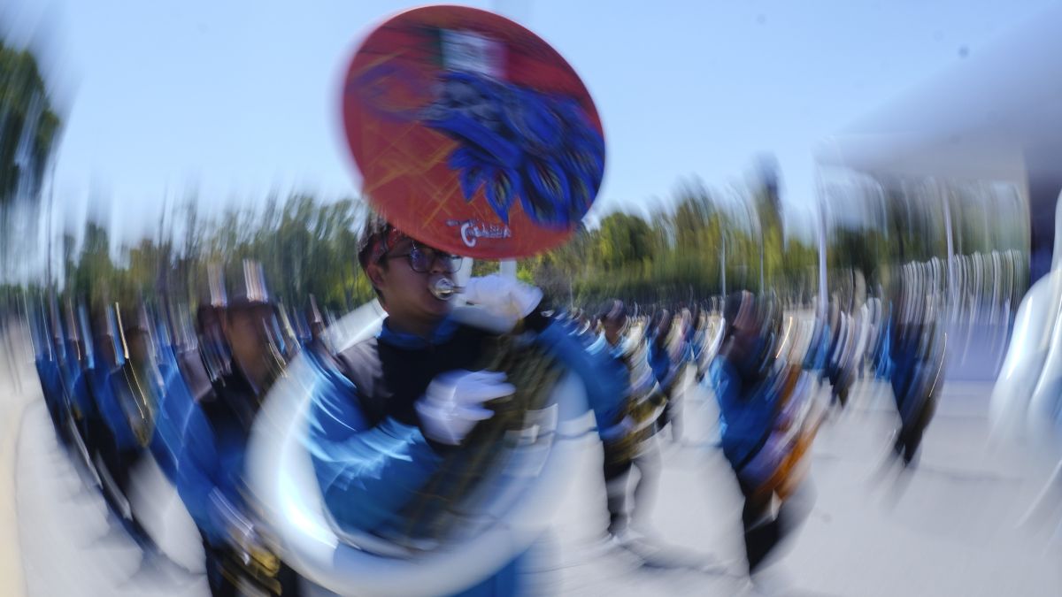 Pase de revista para el desfile del 5 de mayo